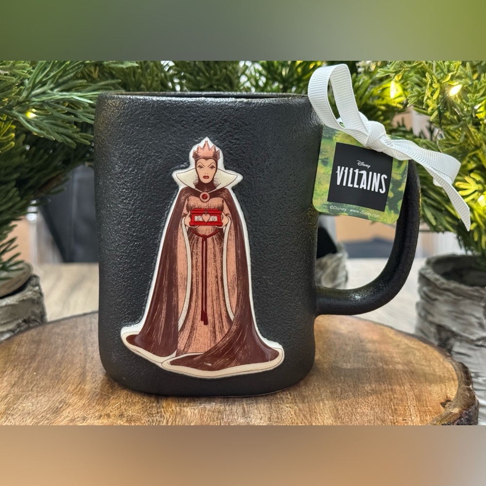 🍎 Brand NEW w/Tags Rae Dunn Disney Villains DARK MAGIC Mug w/The Evil Queen 🍎